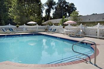 Newport News Inn Удобства фото