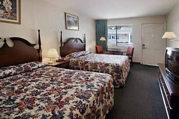 Newport News Inn Номер фото