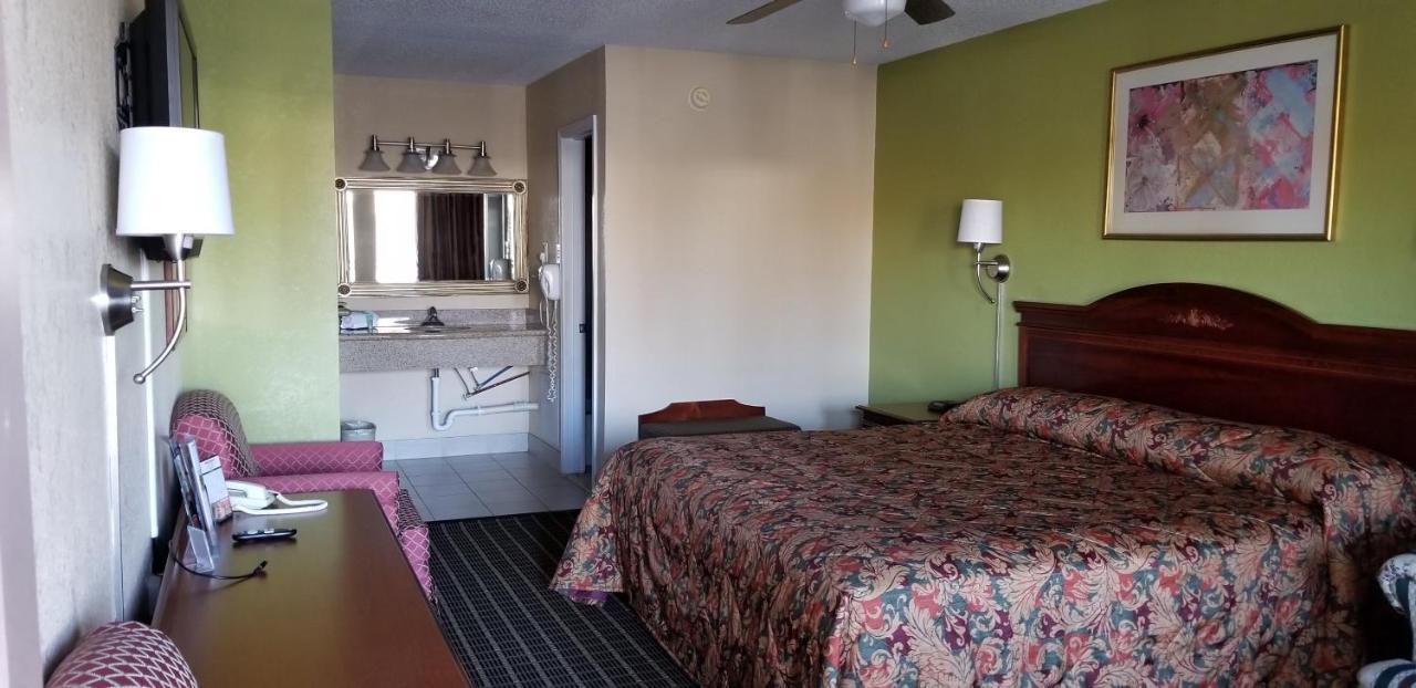 Newport News Inn Экстерьер фото